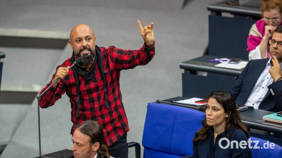 Ferat Kocak ist Sprecher der Linksfraktion für Antifaschismus und Antirassismus. (Archivbild) Bild: Michael Kappeler/dpa