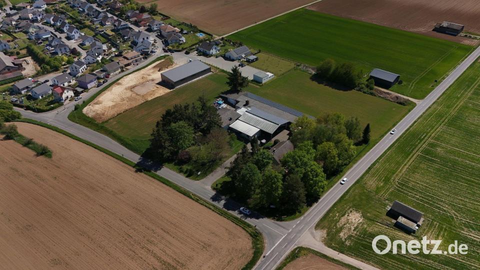 Nach dem Unglück in einer kleinen traditionsreichen Lederfabrik im hessischen Runkel ist nun auch das fünfte Opfer im Krankenhaus gestorben. Bild: Sascha Ditscher/dpa