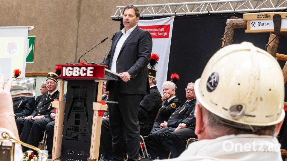 SPD-Chef Klingbeil bei einer Kundgebung im Ruhgebiet. Bild: Benjamin Westhoff/dpa