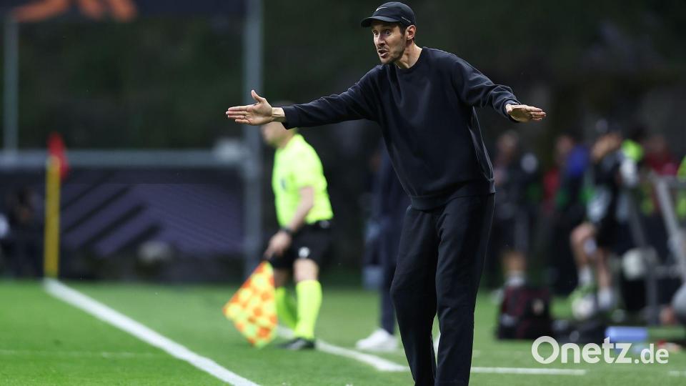 Verärgert über den späten Dämpfer: Trainer Julian Schuster Bild: Miguel Angelo Pereira/AP/dpa