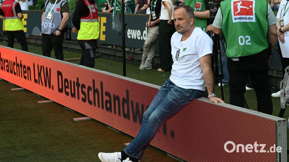 Lässig vor dem Spiel bei Werder, zufrieden danach: Augsburgs Trainer Manuel Baum. Bild: Carmen Jaspersen/dpa