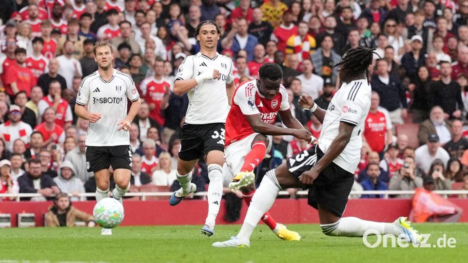 Bukayo Saka (M) erzielte beim 3:0 gegen Fulham den zweiten Treffer für Arsenal. Bild: Adam Davy/PA Wire/dpa