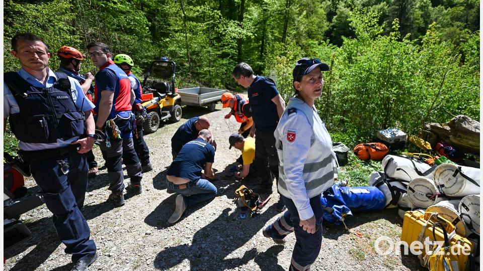 Seit 2018 ist der Zugang zur Falkensteiner Höhle wegen der Gefahr plötzlicher Hochwasser offiziell verboten. Bild: Marius Bulling/dpa