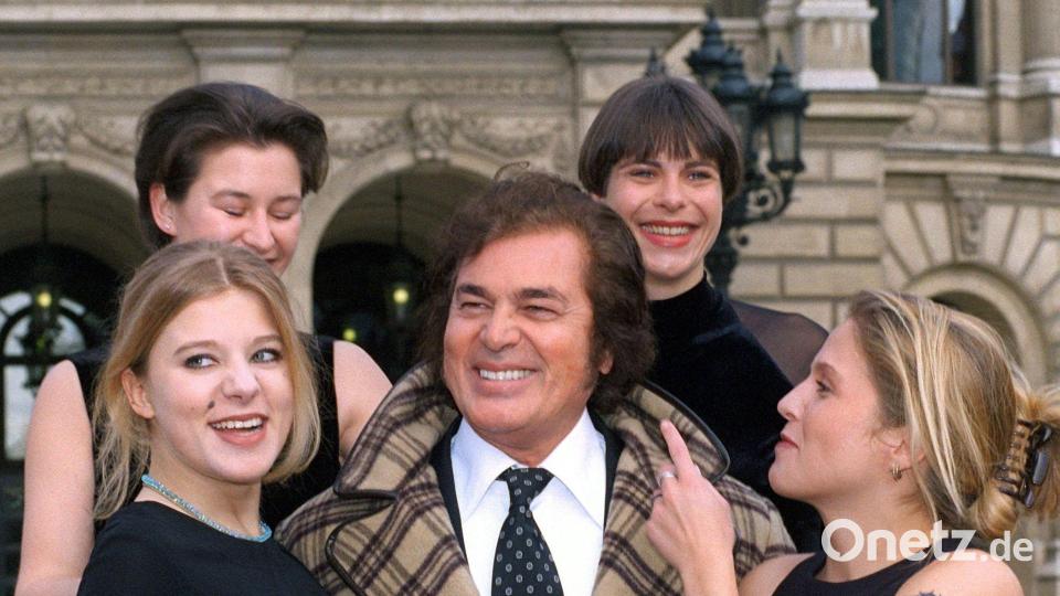 Sänger Engelbert galt seit den 60er Jahren als Frauenheld. (Archivbild) Bild: Stephanie Pilick/dpa