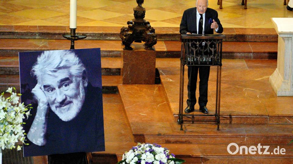Adorf Kollege Axel Milberg hielt einer der Trauerreden. Bild: Uwe Lein/dpa