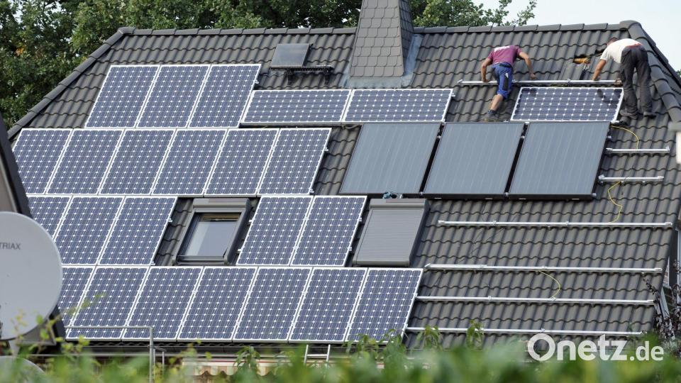 Der Bau von neuen Solaranlagen stockt - vor allem im Privatbereich. (Archivbild) Bild: Rainer Jensen/dpa