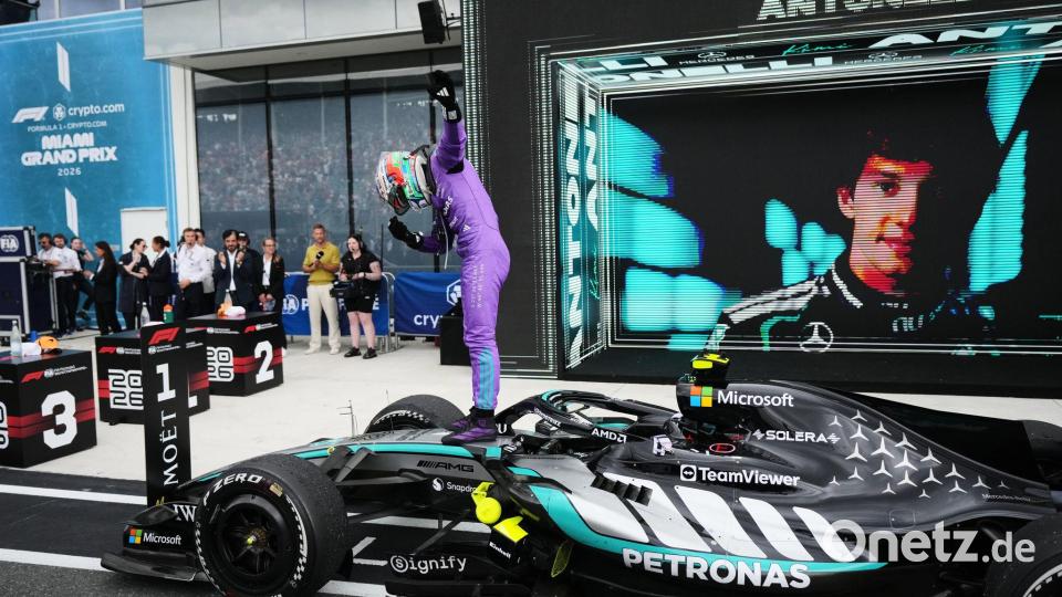 Die coole Pose eines Siegers: Kimi Antonelli in Miami. Bild: Rebecca Blackwell/AP/dpa