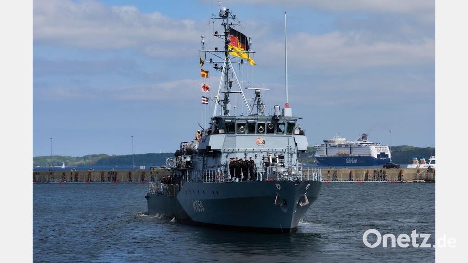 Das Minenjagdboot "Fulda" läuft vom Marinestützpunkt Kiel in Richtung Mittelmeer aus. Bild: Marcus Golejewski/dpa