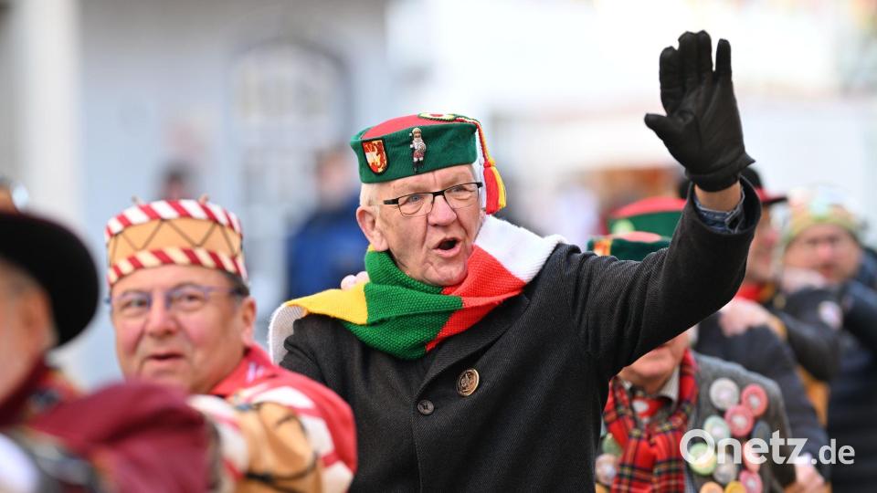 Kretschmann ist auch leidenschaftlicher Fasnetsanhänger - und isst einmal im Jahr Rinderinnereien mit seiner Zunft. Bild: Felix Kästle/dpa