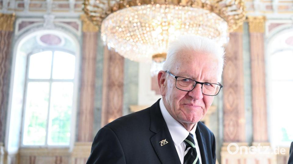 Bei seinem Abschied im Neuen Schloss zeigt sich Kretschmann wehmütig. Bild: Bernd Weißbrod/dpa