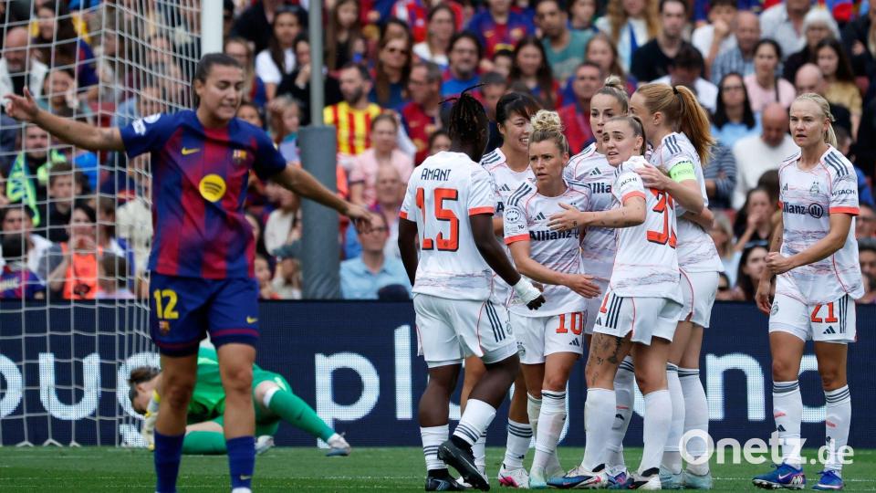 Kurze Hoffnung für die Bayern-Frauen: Linda Dallmann (Mitte) trifft zum Ausgleich. Bild: Joan Monfort/AP/dpa