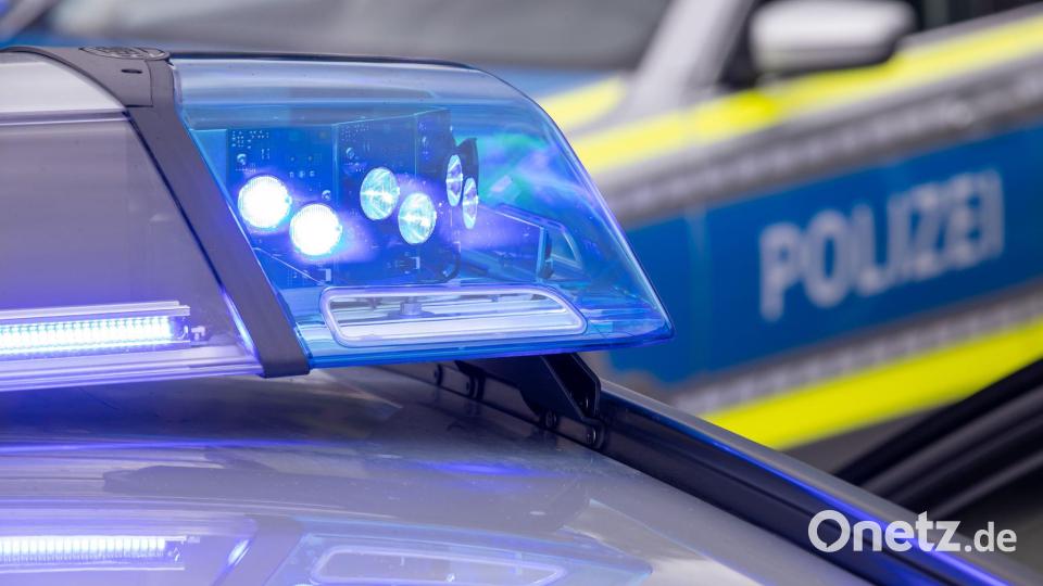 Die Polizei war mit der Spurensicherung am Fundort beschäftigt. (Symbolbild) Bild: Daniel Karmann/dpa