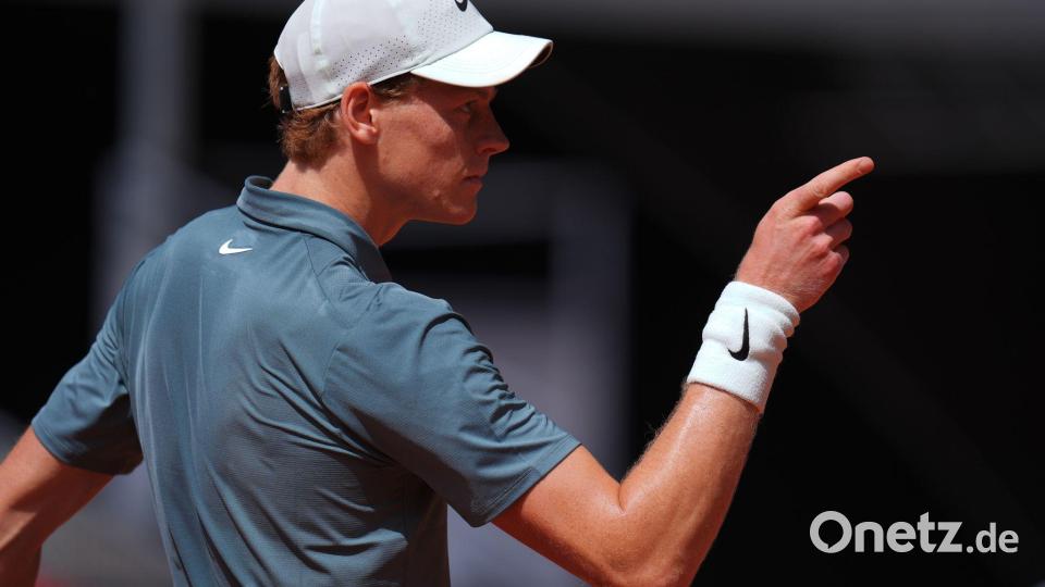 Eine Gruppe von Topspielern, darunter Jannik Sinner, soll die Preisgeld-Debatte im Tennis neu entfacht haben. (Archivbild) Bild: Manu Fernandez/AP/dpa