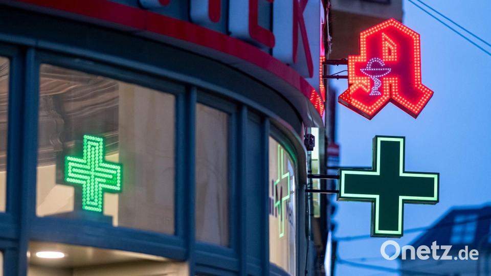 Die Zahl der Apotheken ist seit Jahresbeginn weiter gesunken. (Archivbild) Bild: Fabian Sommer/dpa