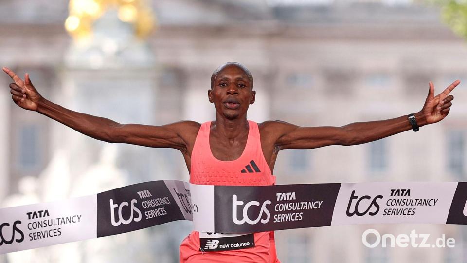 Lief als erster Mensch in einem offiziellen Marathon-Wettbewerb unter zwei Stunden: Sabastian Sawe. (Archivbild) Bild: Ian Walton/AP/dpa