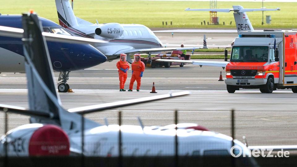 Drei infizierte Passagiere wurden mit zwei Spezialflugzeugen evakuiert. Bild: Peter Dejong/AP/dpa
