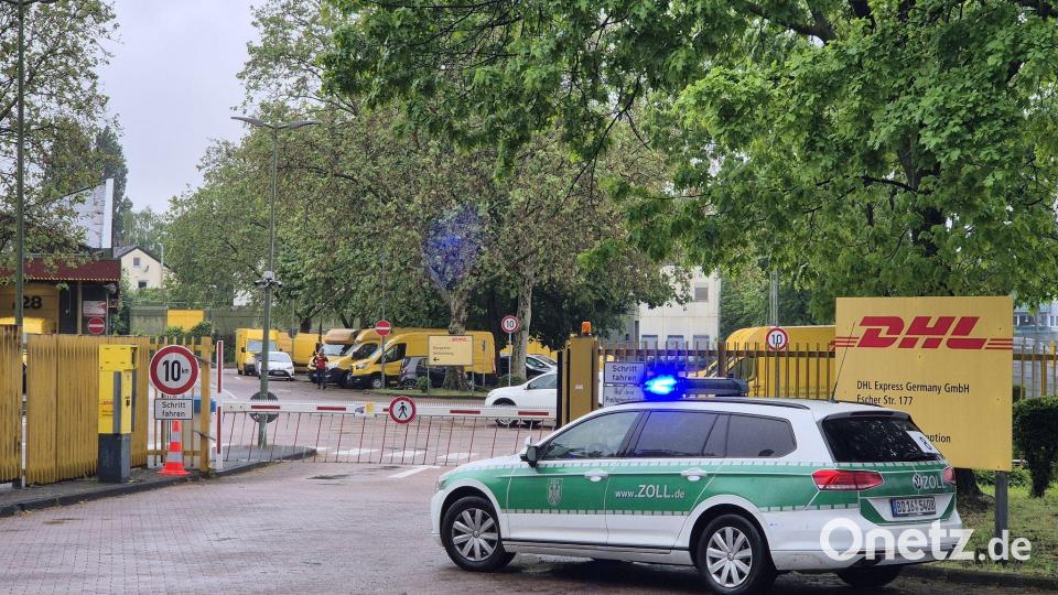 Marktführer DHL setzt zwar nur recht wenig auf Subunternehmer, trotzdem nahmen Zöllner auch den Bonner Logistiker unter die Lupe. Bild: -/dpa
