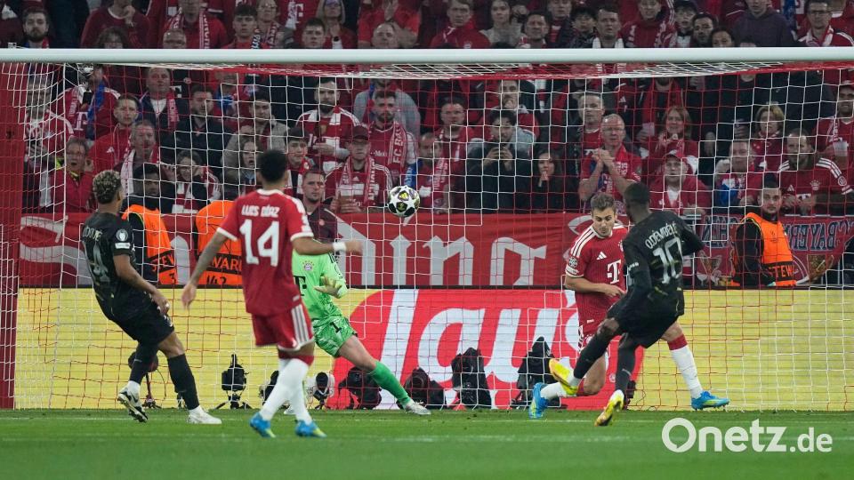 Das 1:0 für Paris: Der Ex-Dortmunder Ousmane Dembele (r) trifft in München. Bild: Matthias Schrader/AP/dpa