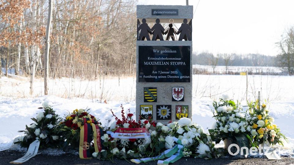 Ein Gedenkstein in Lauchhammer erinnert an den 32-Jährigen. (Archivbild) Bild: Sebastian Kahnert/dpa