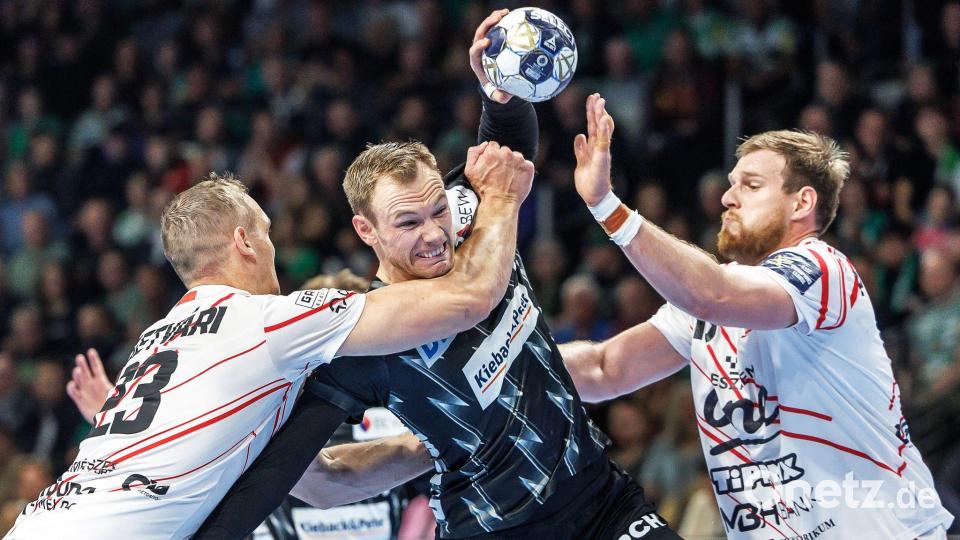 Hatte meist mehrere Abwehrspieler um sich: Berlins Welthandballer Mathias Gidsel. Bild: Andreas Gora/dpa