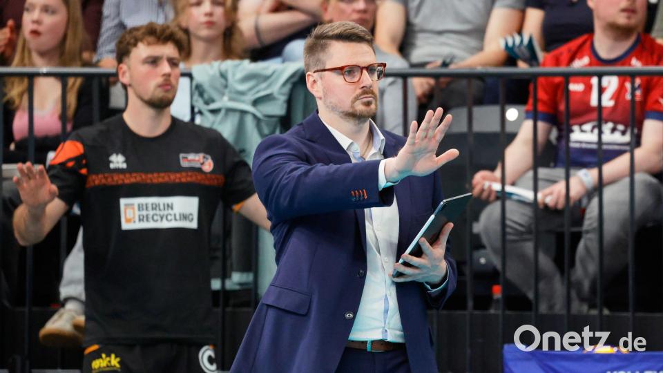 Berlins Meister-Trainer Markus Steuerwald übernahm in den Playoffs die Verantwortung. Bild: Georg Wendt/dpa