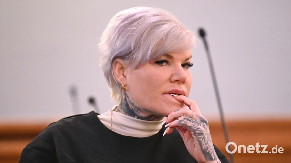 Melanie Müller ist rechtskräftig wegen Zeigens des Hitlergrußes verurteilt. (Archivbild) Bild: David Hammersen/dpa
