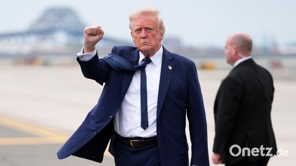 US-Präsident Donald Trump überzog den amerikanischen Papst mit einer Schimpftirade. (Archivbild) Bild: Evan Vucci/AP/dpa