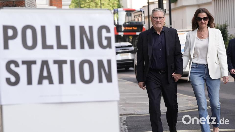 Der britische Premier Keir Starmer und seine Frau Victoria auf dem Weg zum Wahllokal. Bild: Stefan Rousseau/PA Wire/dpa