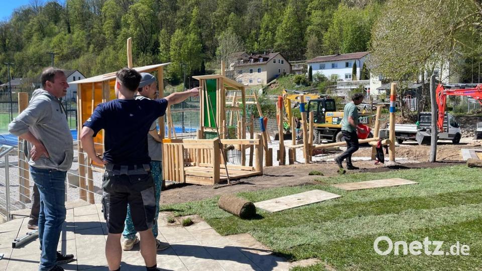 Der inklusive Mehrgenerationenspielplatz in Rieden wird am 9. Mai offiziell eingeweiht. Bild: Peter Gattaut