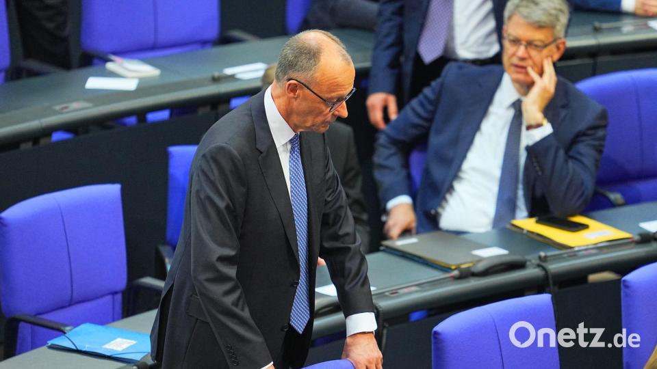 18 Stimmen aus der Koalition fehlen Merz im ersten Wahlgang bei der Kanzlerwahl. (Archivbild) Bild: Michael Kappeler/dpa