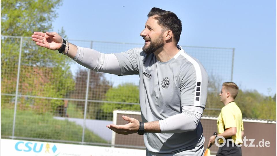 Dominic Rühl bleibt auch künftig der Cheftrainer bei der Trainer DJK Gebenbach. Bild: Hubert Ziegler