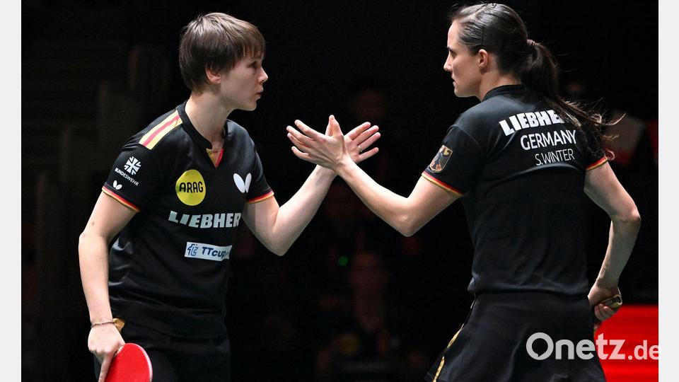 Sabine Winter (r) und Nina Mittelham wollen ins WM-Finale. (Archivbild) Bild: Xu Bingjie/XinHua/dpa