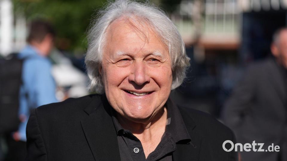Peter Urban wurde vor allem durch seine Kommentierung des Eurovision Song Contest zwischen 1997 und 2023 im ARD-Fernsehen bekannt. (Archivbild) Bild: Marcus Brandt/dpa