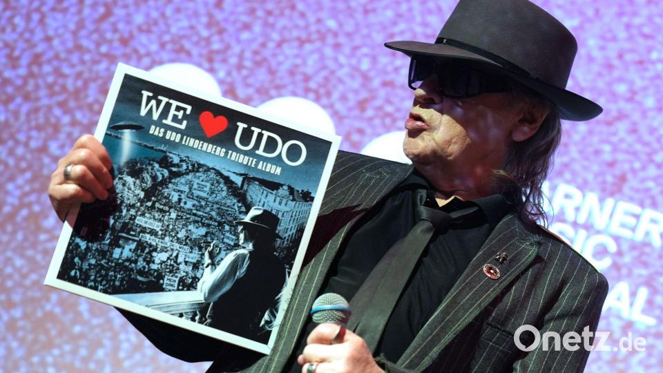 Die erste Platte aus dem Pressewerk gehört Udo Lindenberg selbst. (Archivbild) Bild: Marcus Brandt/dpa