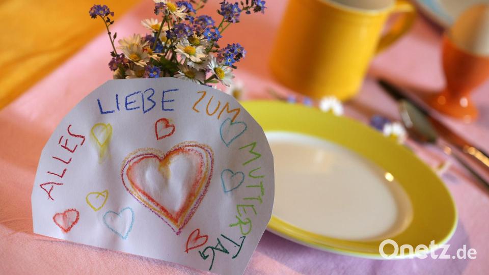 Muttertag - nur ein Tag für nette Deko? Bild: Karl-Josef Hildenbrand/dpa