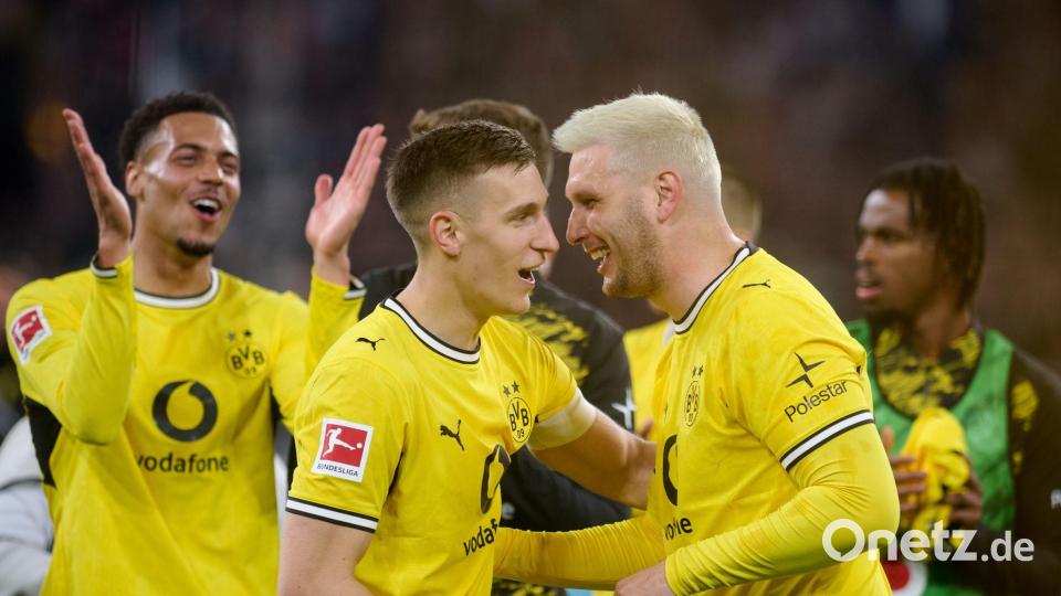 Niklas Süle (r) beendet seine Karriere. Bild: Bernd Thissen/dpa