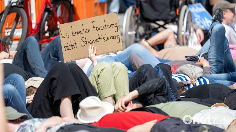 Anlass für die Demonstrationen ist der internationale Tag zur Aufklärung über die Krankheit am 12. Mai. Bild: Pia Bayer/dpa