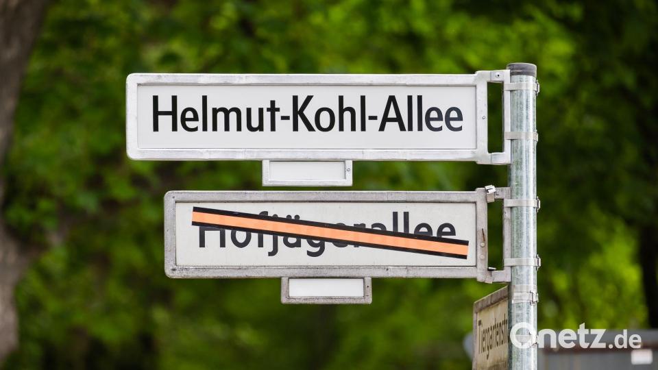In Berlin trägt eine Allee nun den Namen von Helmut Kohl. Bild: Christoph Soeder/dpa
