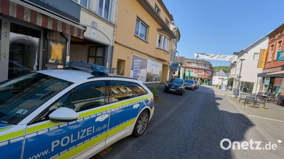 Das Großaufgebot der Polizei ist abgezogen. Bild: Sascha Ditscher/dpa