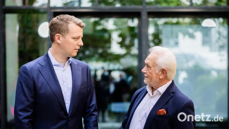 Wolfgang Kubicki und Henning Höne kandidieren gegeneinander für den FDP-Parteivorsitz Bild: Christoph Soeder/dpa