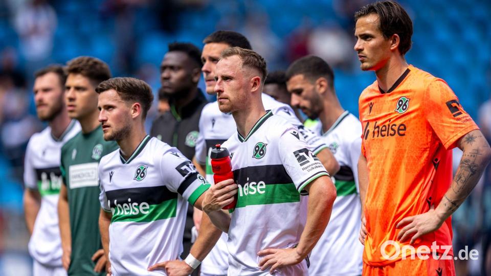 Doch auch Hannover 96 ließ erneut Punkt für den Aufstieg liegen. Bild: David Inderlied/dpa