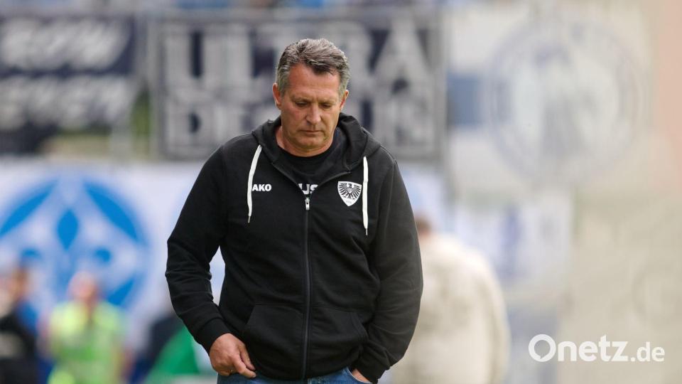 Preußen Münster und Trainer Alois Schwartz stehen als erster Absteiger aus der 2. Bundesliga fest. Bild: Bernd Thissen/dpa