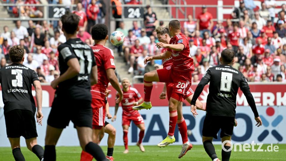 Elversberg lag gegen Düsseldorf 0:2 zur Pause zurück. Bild: Anke Waelischmiller/dpa
