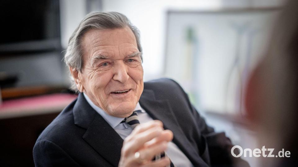 Schröder machte sich zuletzt für die Wiederaufnahme von Energielieferungen aus Russland stark. (Archivbild) Bild: Michael Kappeler/dpa