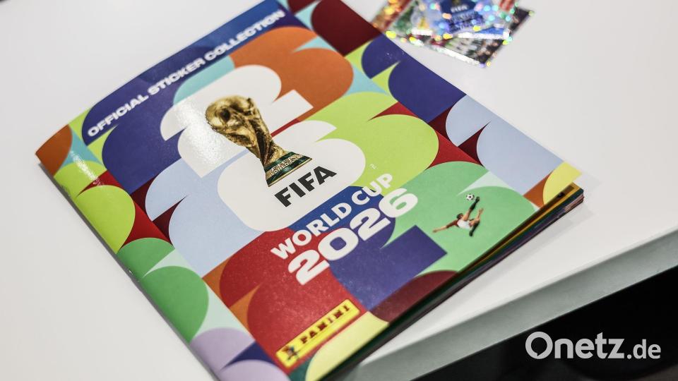 Die größte Fußball-Weltmeisterschaft aller Zeiten sorgt in diesem Jahr auch für das größte Sammelalbum der Geschichte. Bild: Bruno Fahy/Belga/dpa