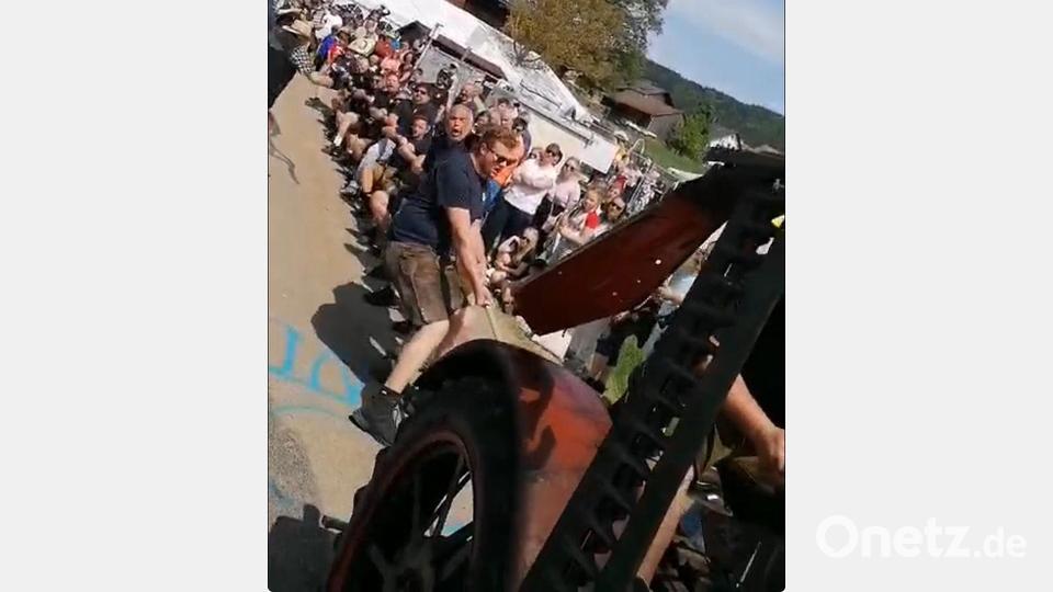 Kräftig musste gezogen werden. Bild: amö