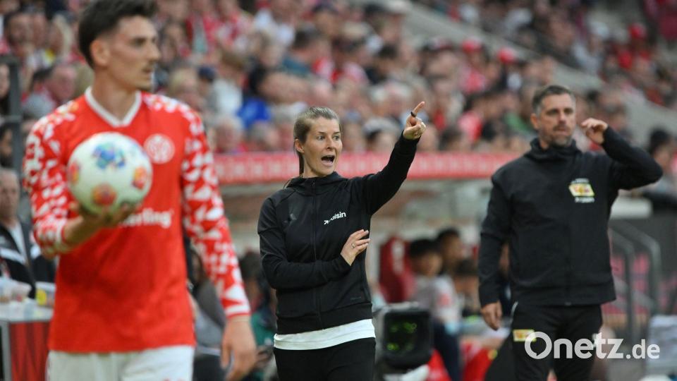 Trainerin Marie-Louise Eta vom 1. FC Union Berlin gestikuliert beim Spiel gegen den FSV Mainz 05. Bild: Torsten Silz/dpa
