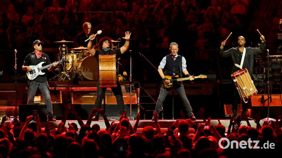 Tom Morello (l-r) Jake Clemons und Bruce Springsteen treten im Madison Square Garden auf. Bild: Evan Agostini/Invision/AP/dpa