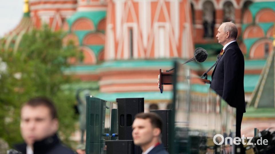 Putin wollte ukrainische Drohnenangriffe bei der Parade zum Tag des Sieges unbedingt vermeiden. (Archivbild) Bild: Pavel Bednyakov/Pool AP/AP/dpa
