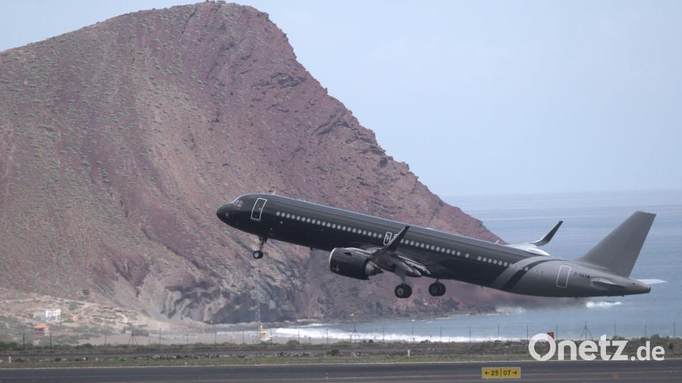 Die Passagiere waren zuvor von Teneriffa aus in die Niederlande geflogen worden. Bild: Arturo Rodriguez/AP/dpa